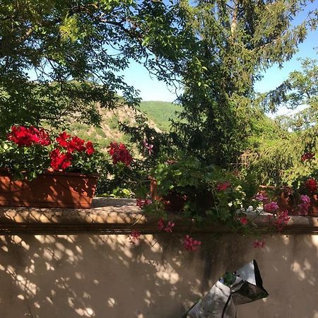 Bed and Breakfast Le Fate Umbria à Sellano Extérieur photo